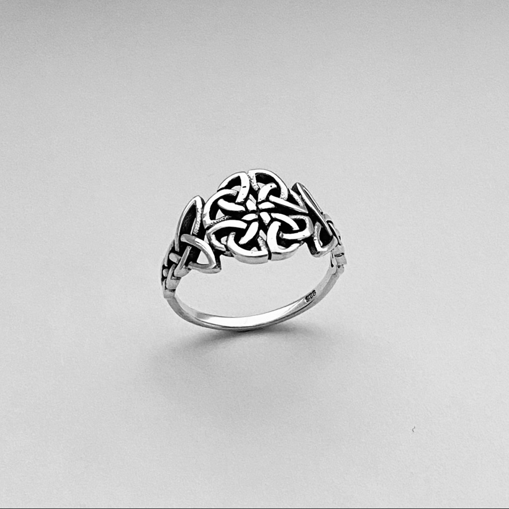 Sterling Silver Trinity Weave Celtic Ring, Trique… - image 8